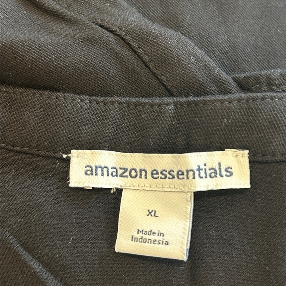 Black Amazon Essentials V-neck button down gathered shoulder short sleeve top XL - Picture 7 of 8